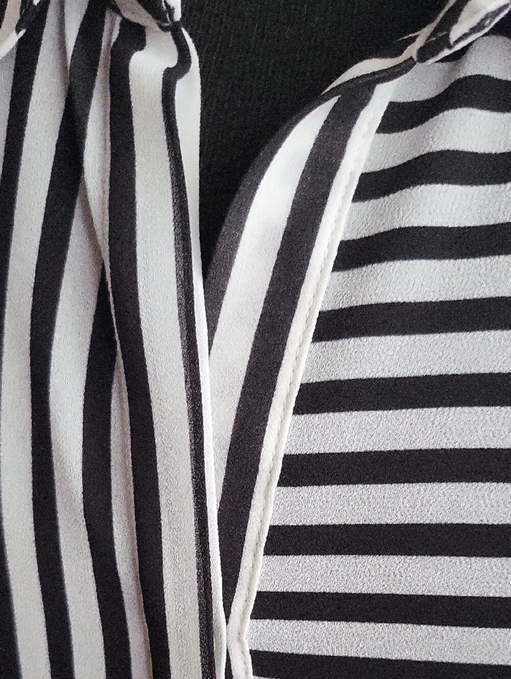 Chico's Black & White Striped Mixed-Pattern Button Front Shirt. Sz3 - Picture 3 of 9